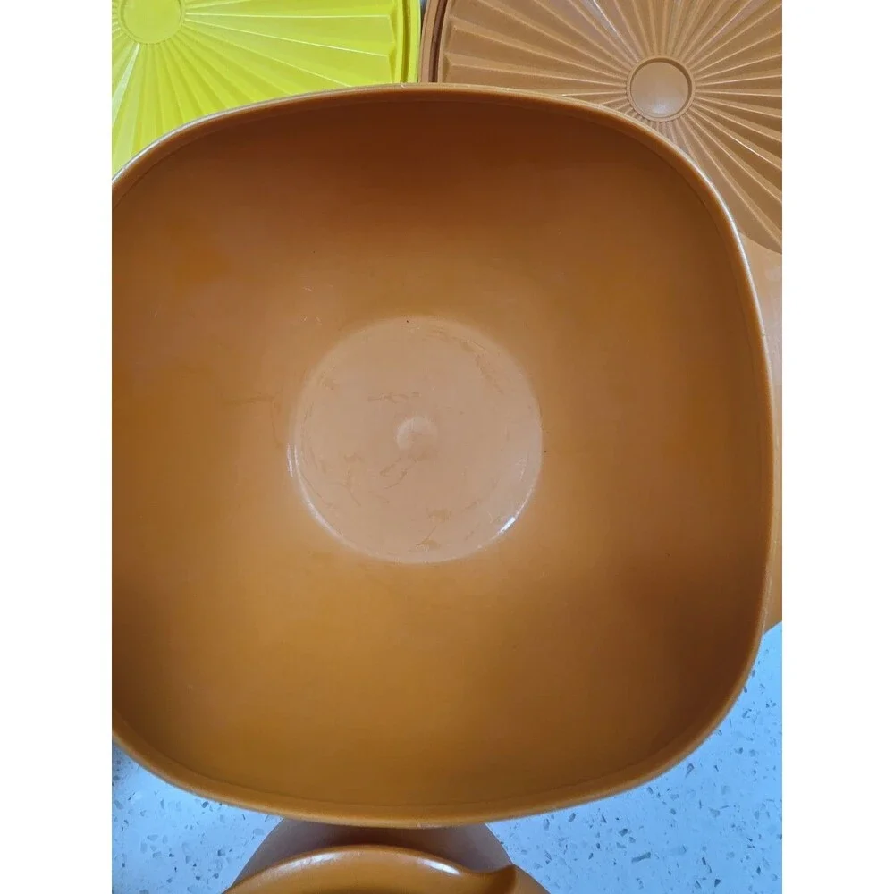 4 Vintage Tupperware Servalier bowls and matching starburst lids Harvest Colors